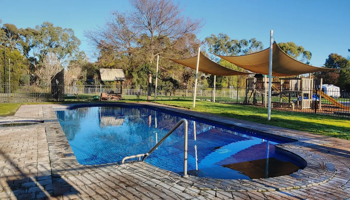 McLaren Vale Lakeside Caravan Park - 3